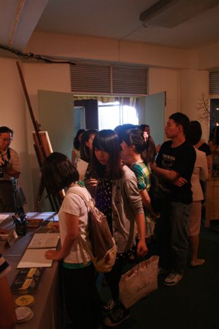 20100503-28調色盤真大--諾石阿寶駐校個展